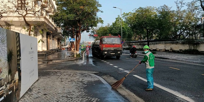 Giữ đô thị sạch đẹp ngày Tết