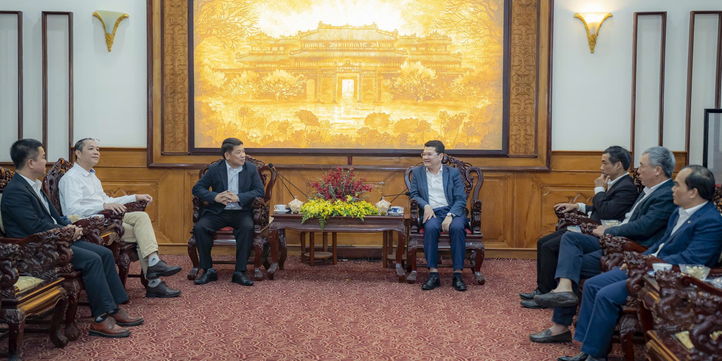 Phó Chủ tịch UBND thành phố Hoàng Hải Minh tiếp và làm việc với Tổ chức Bảo tồn Thiên nhiên Thế giới tại Việt Nam