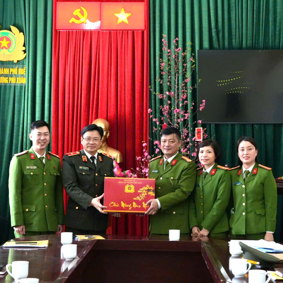 Lãnh đạo Công an TP Huế kiểm tra công tác đảm bảo an ninh trước Giao thừa