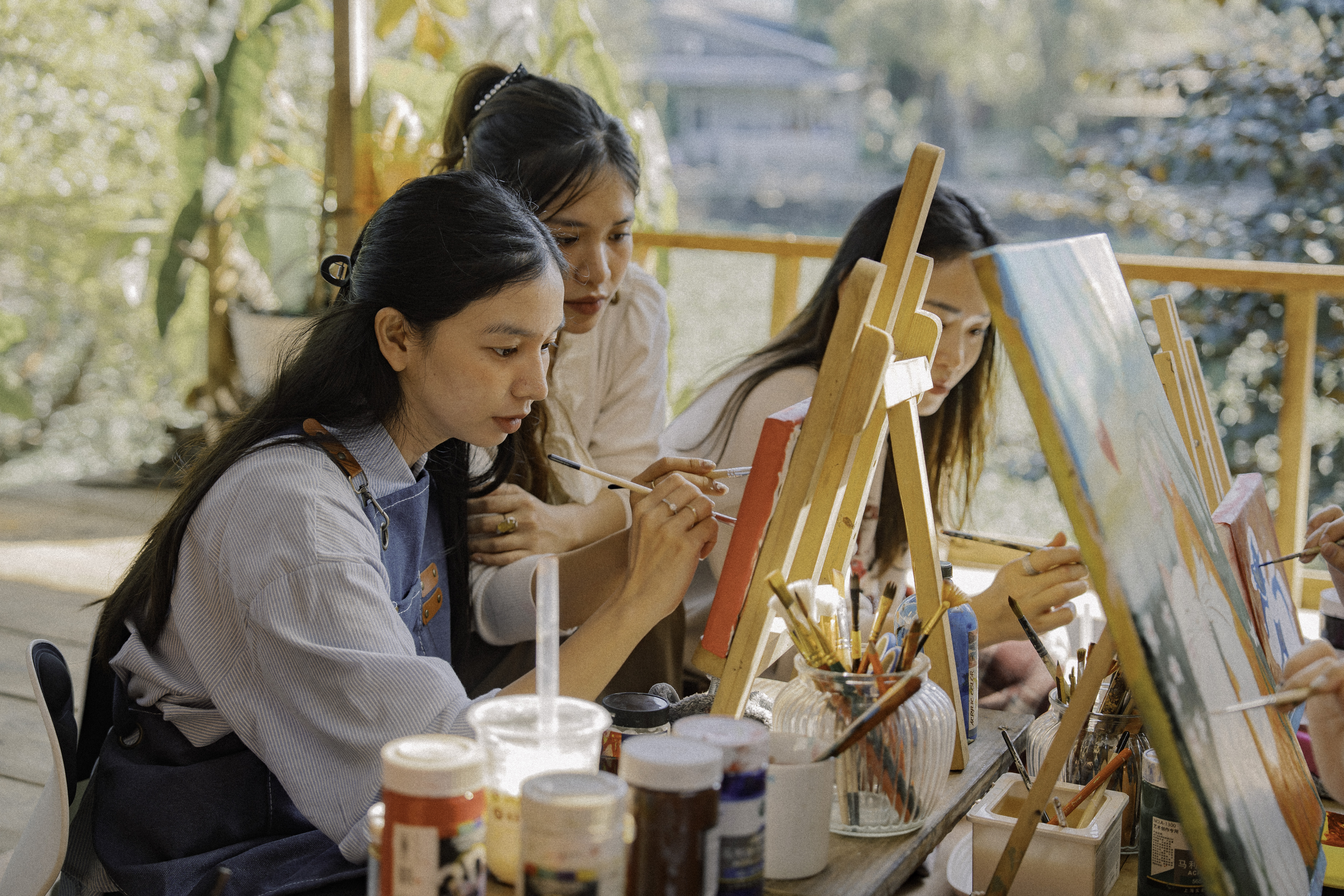 Mùa xuân trong nét cọ