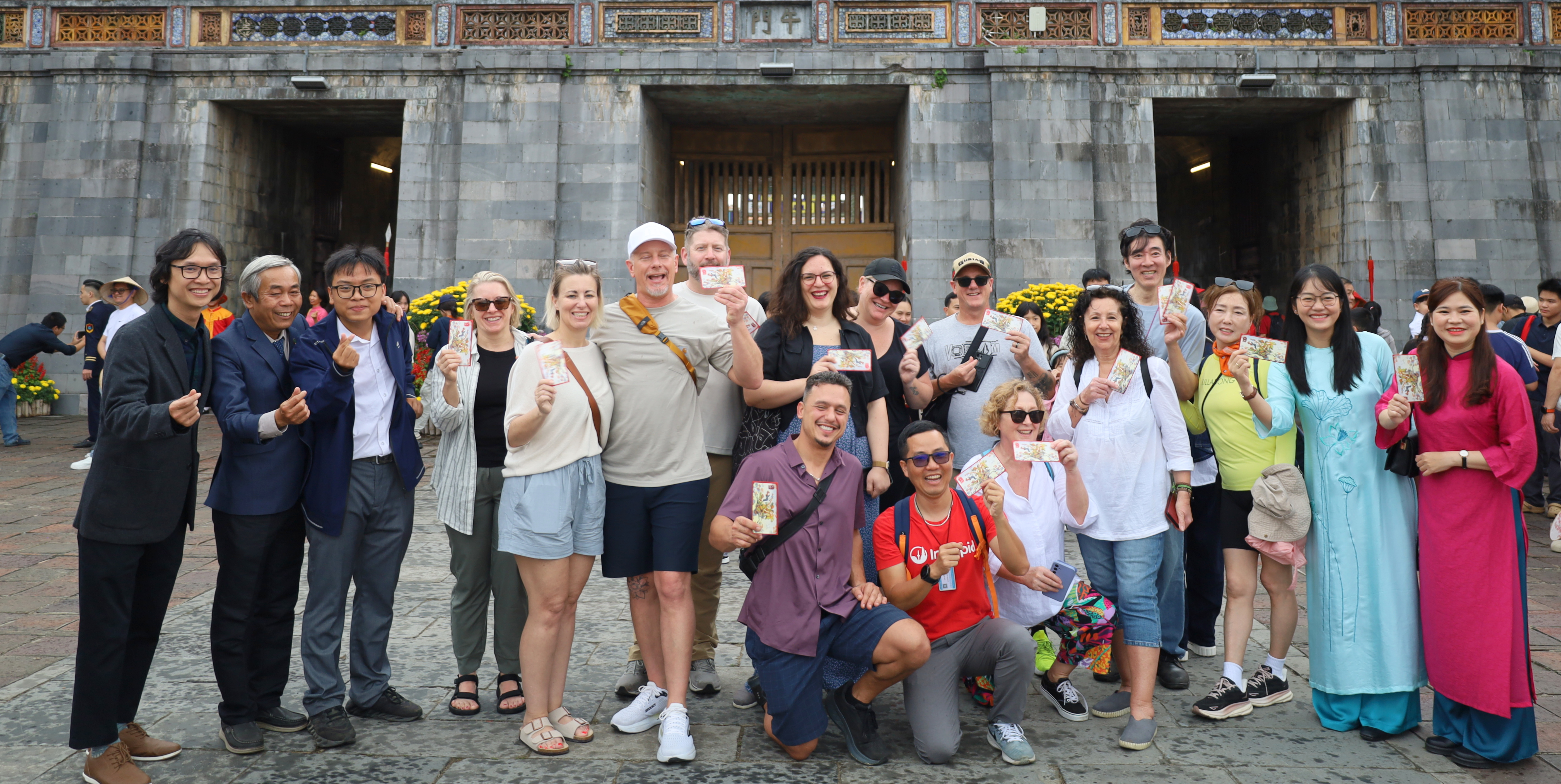 Khách thập phương về Huế du xuân