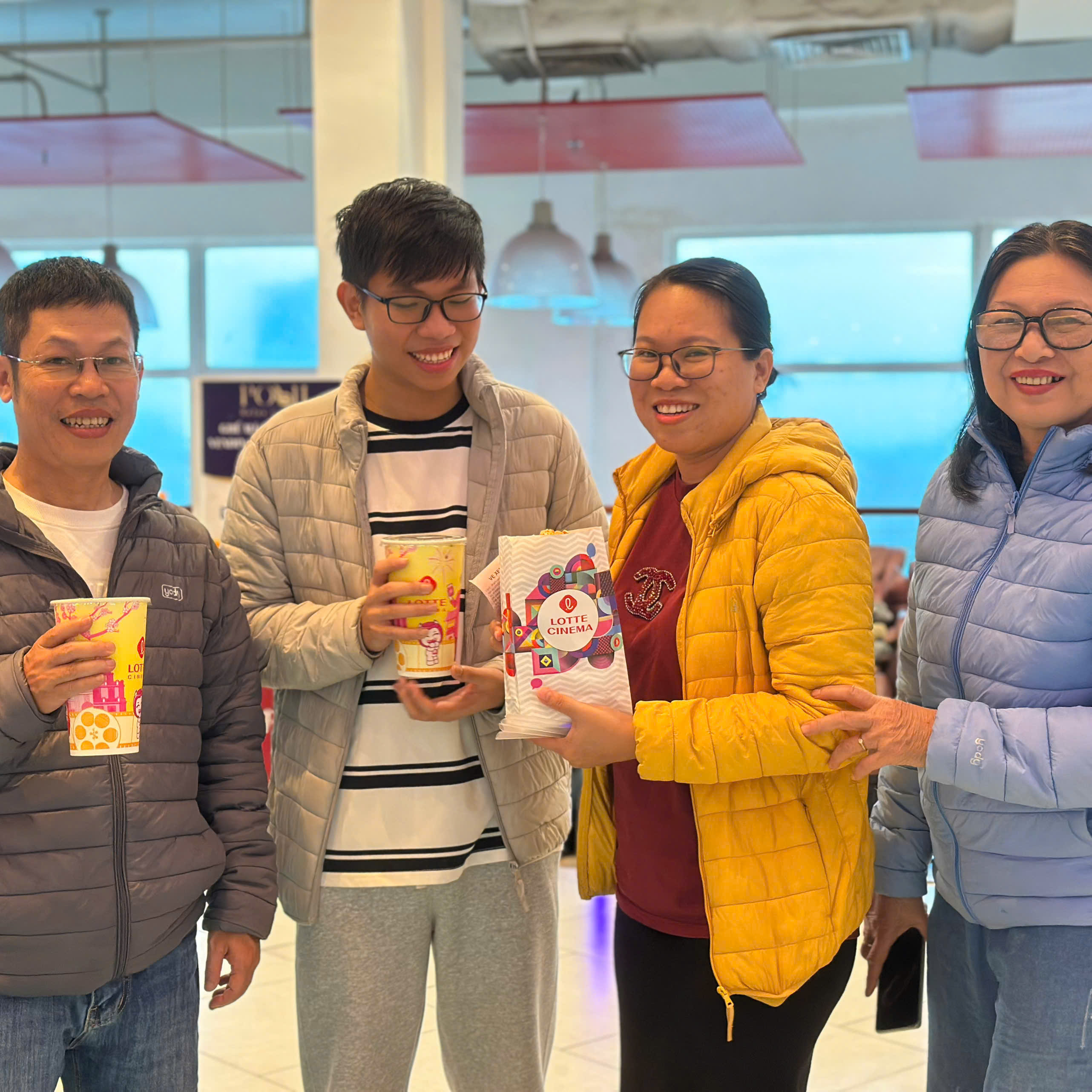 Đến rạp xem phim ngày Tết