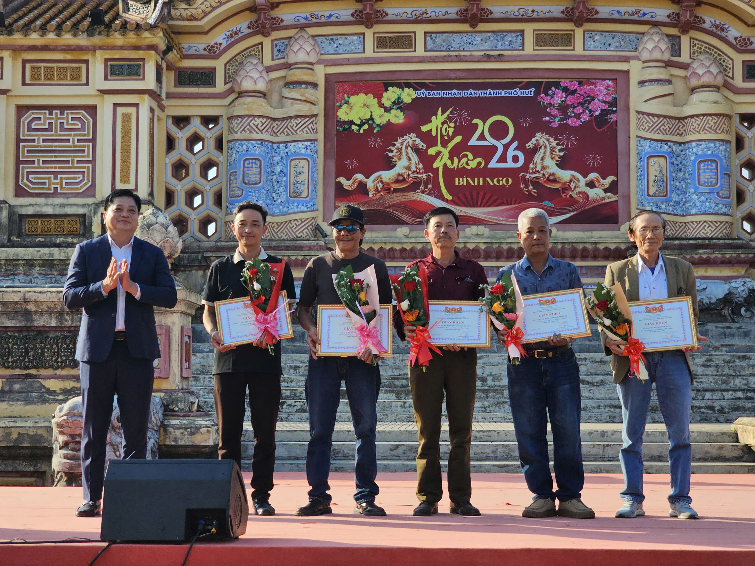 Hàng chục ngàn lượt khách trải nghiệm Hội Xuân Huế Bính Ngọ 2026