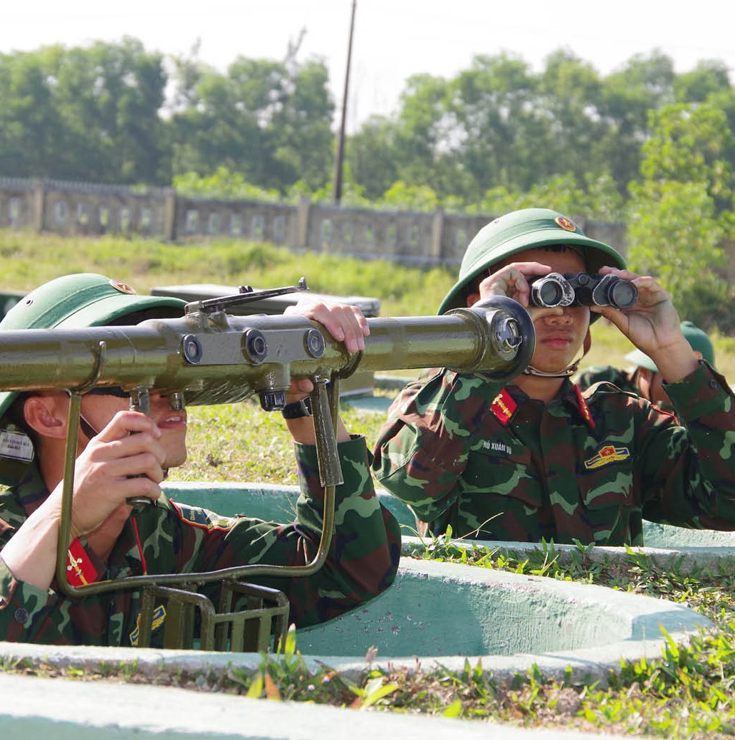 Những người canh giữ mùa xuân