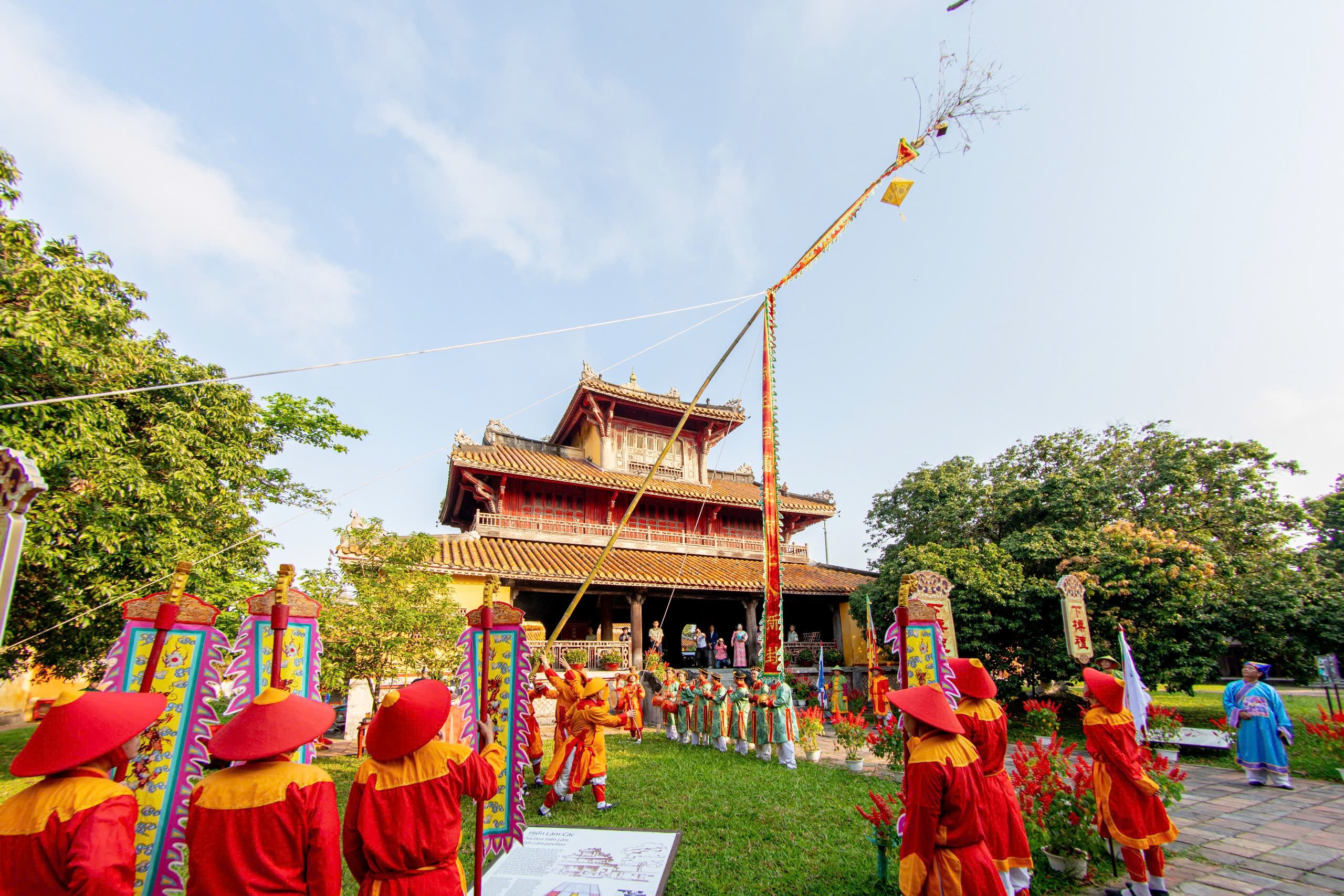 Hạ tiêu, khai ấn tân niên