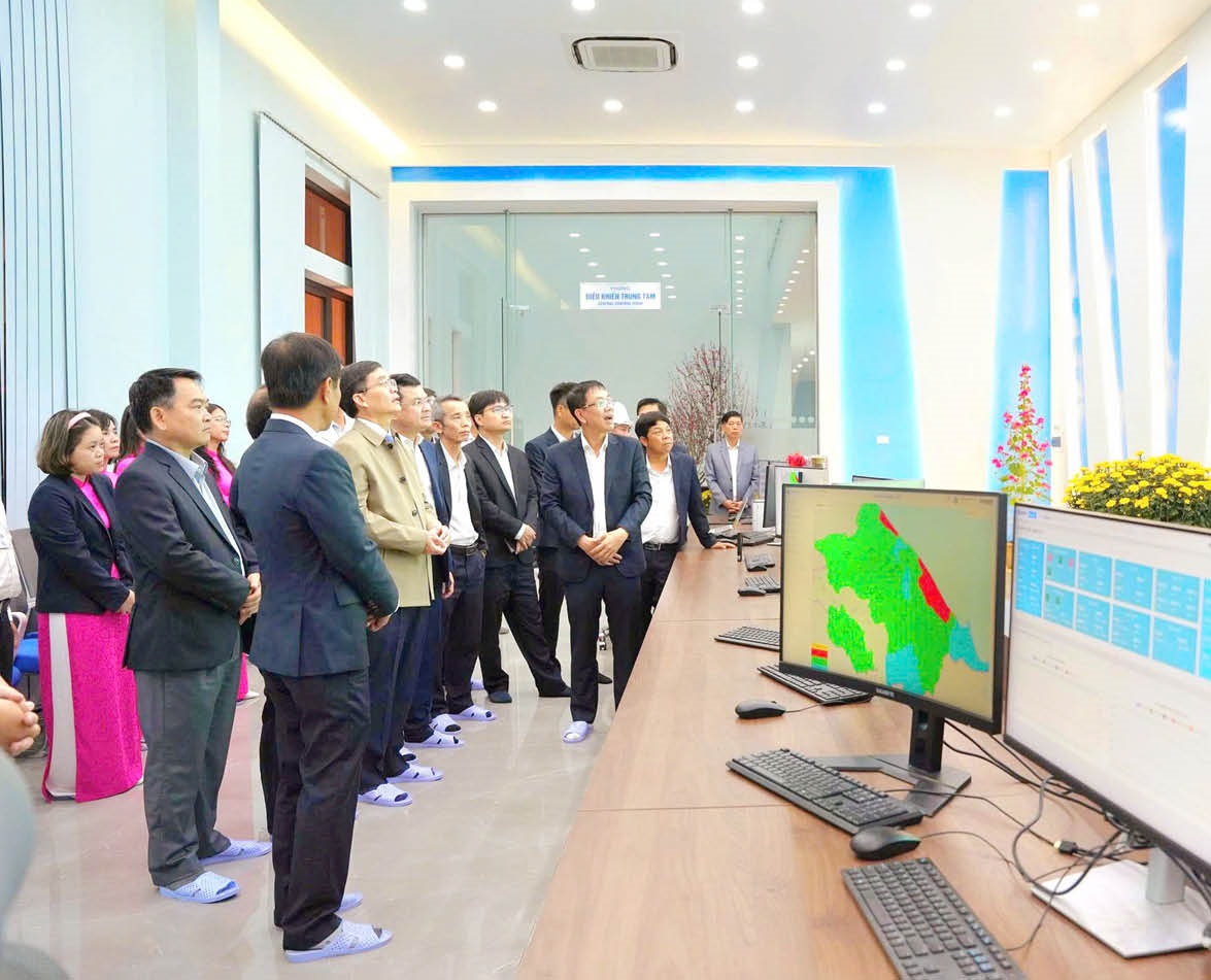 Phát triển khoa học  công nghệ, đổi mới sáng tạo và chuyển đổi số - động lực đưa thành phố Huế tăng trưởng nhanh và bền vững