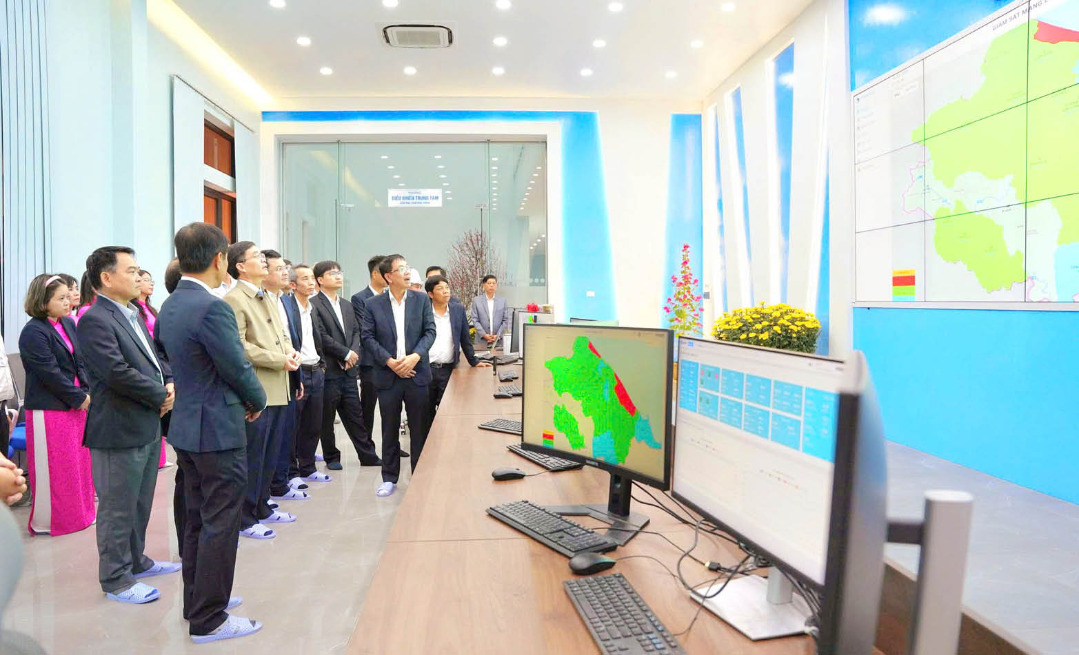 Phát triển khoa học  công nghệ, đổi mới sáng tạo và chuyển đổi số - động lực đưa thành phố Huế tăng trưởng nhanh và bền vững