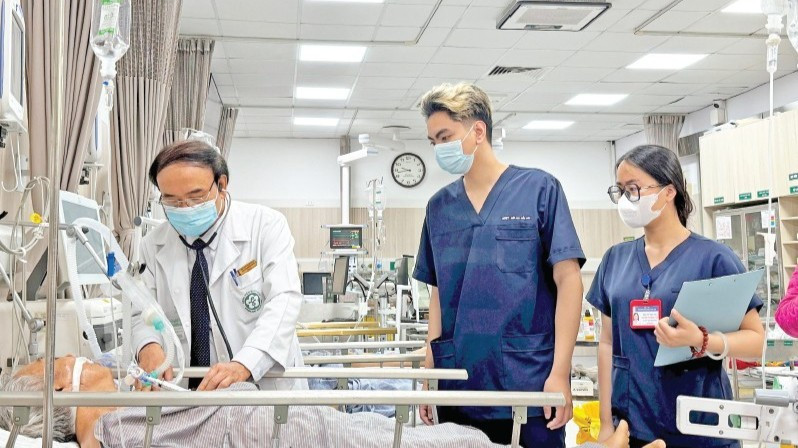 Bảo đảm nhu cầu khám, chữa bệnh của người dân