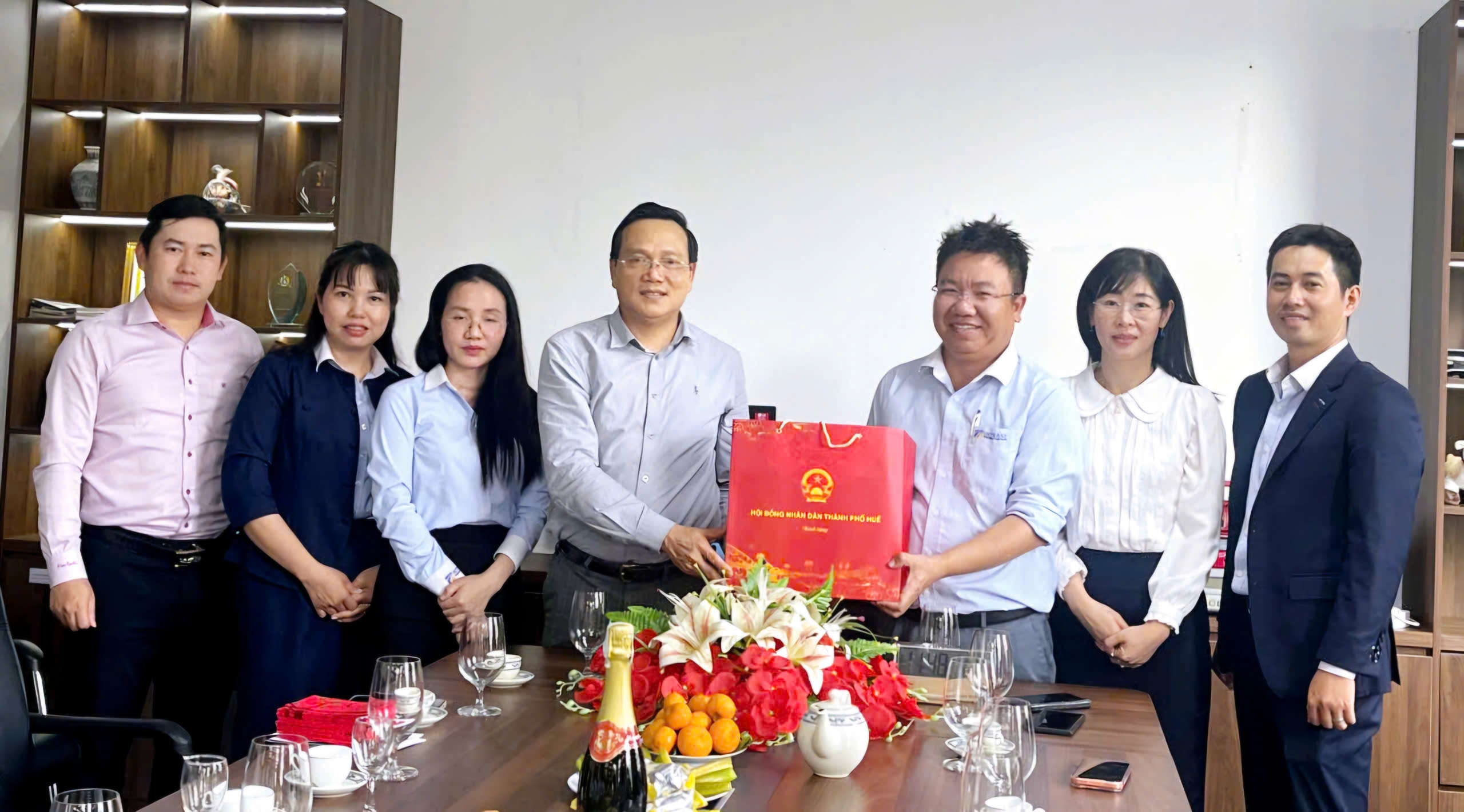 Phó Chủ tịch Thường trực HĐND TP Huế Nguyễn Quang Tuấn thăm, chúc Tết các đơn vị ra quân hoạt động đầu năm