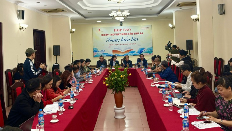 Trước biển lớn - chủ đề của Ngày thơ Việt Nam lần thứ 24