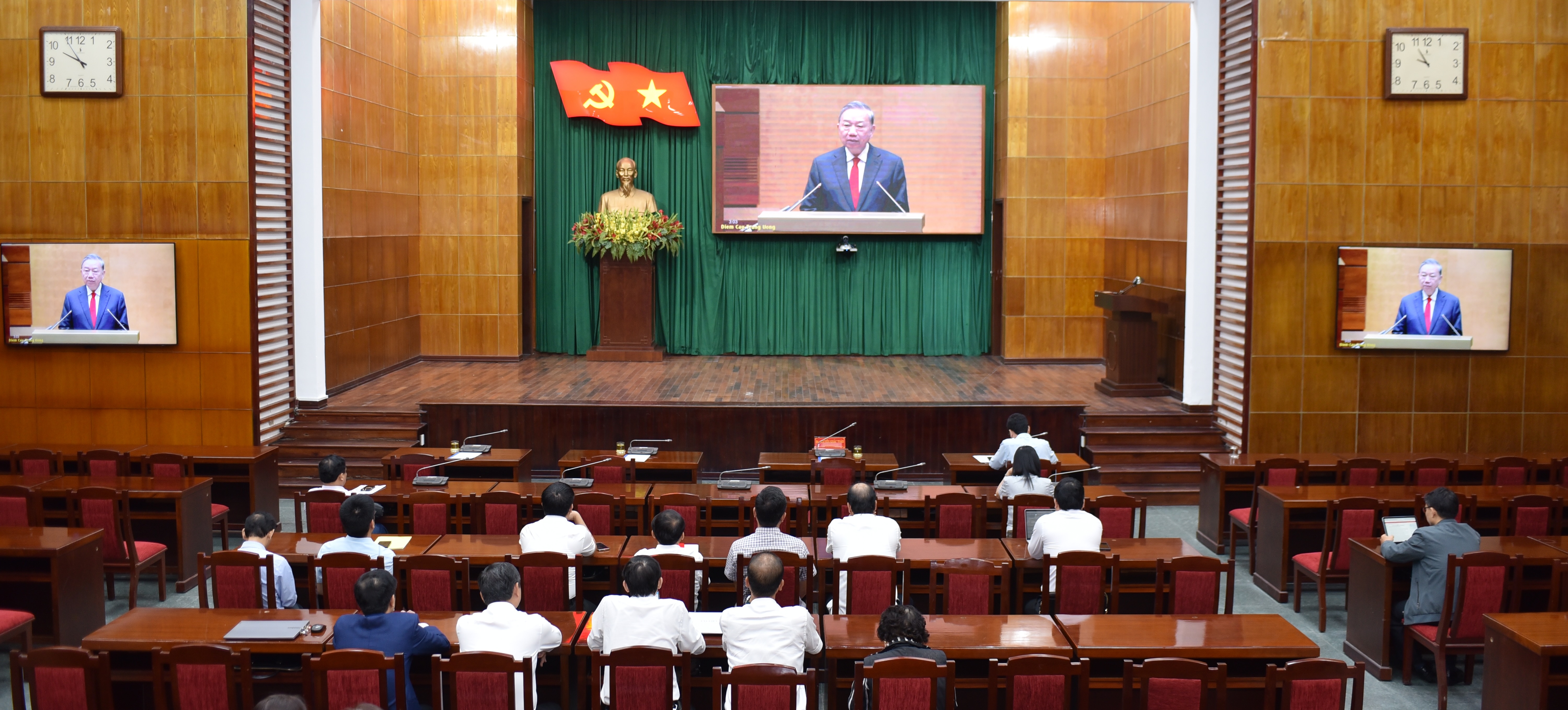 Hội nghị toàn quốc quán triệt Nghị quyết số 79 và 80 của Bộ Chính trị