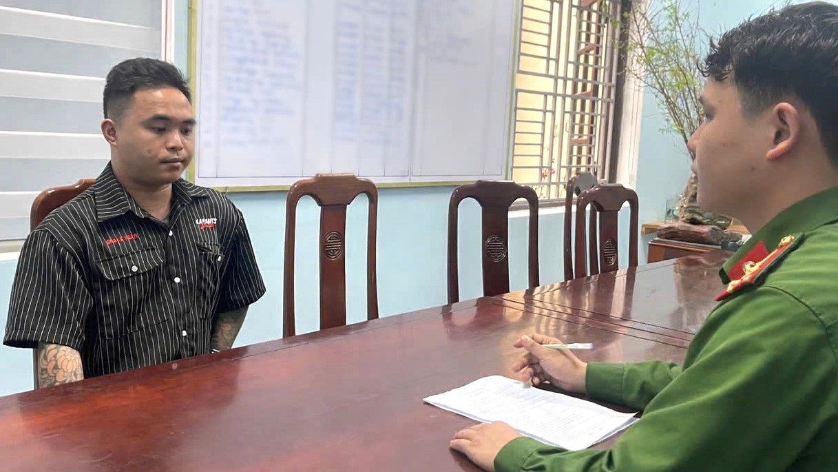 Bắt đối tượng giả danh cán bộ công an để lừa đảo chiếm đoạt tài sản