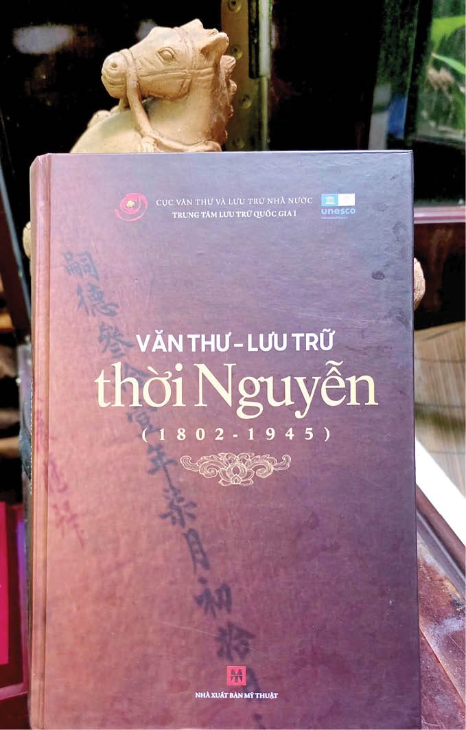 Một cuốn sách quý giá từ Châu bản Triều Nguyễn