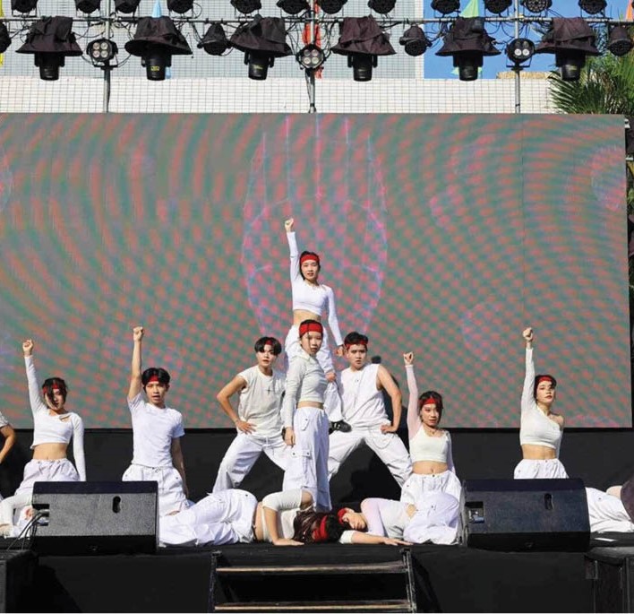 Những bước nhảy của Aedus Crew