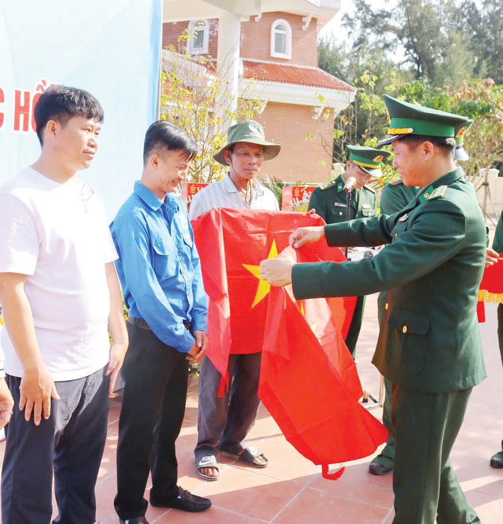 Xây dựng mùa xuân nơi biên cương