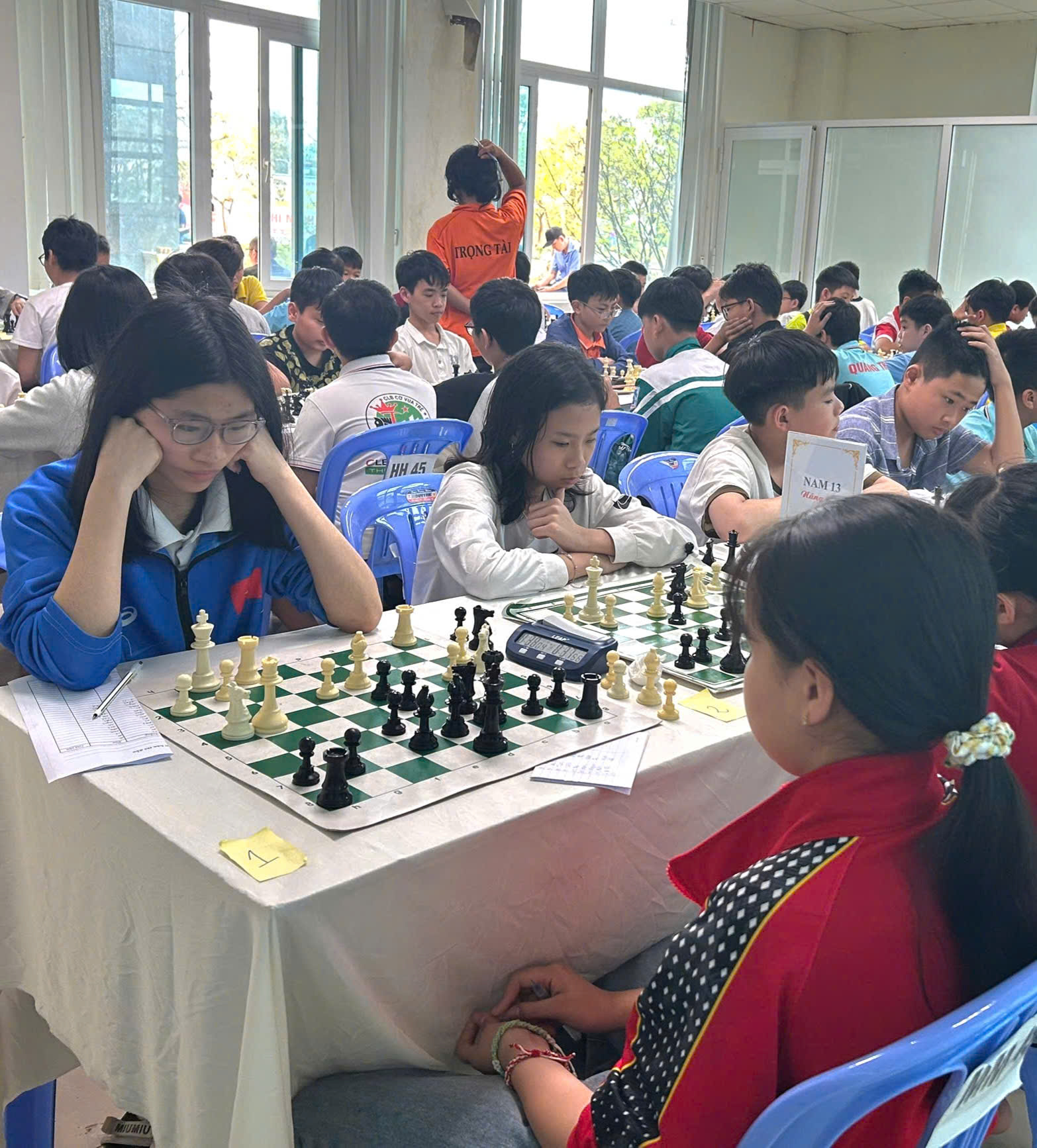 Gần 700 kỳ thủ tranh tài giải cờ vua, cờ tướng các nhóm tuổi tại Huế