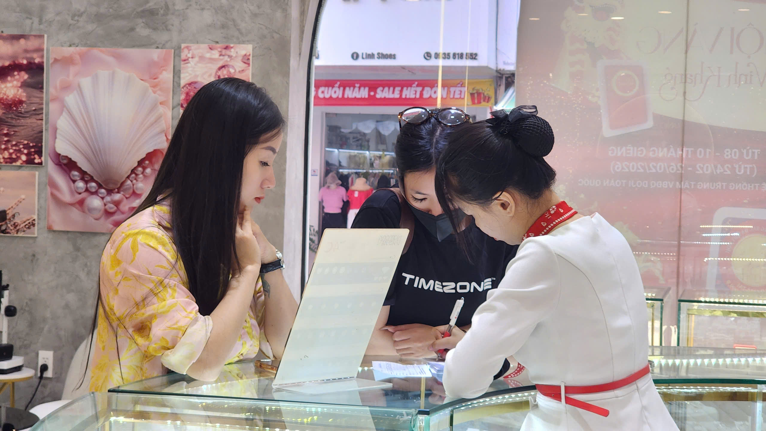 Không còn cảnh chen chúc như mọi năm