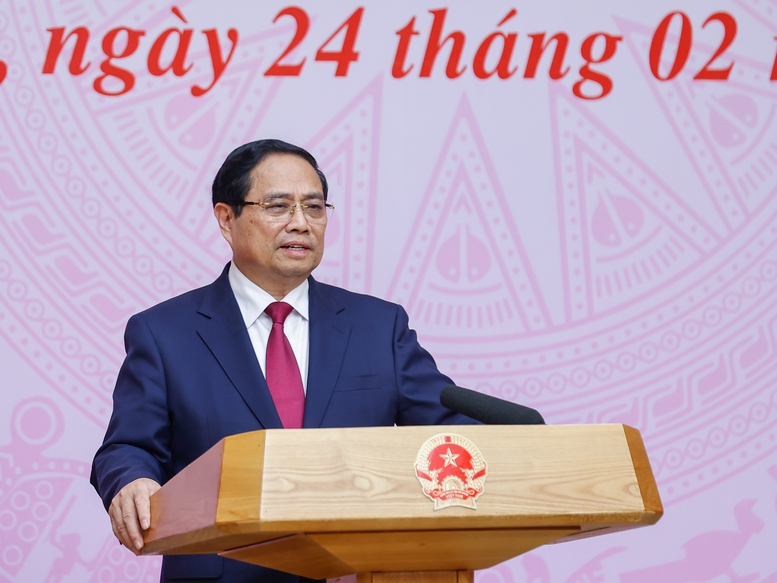 Thủ tướng Phạm Minh Chính  Giữ trọn y đức - Vững vàng y thuật - Nâng tầm y lý - Vượt qua nghịch cảnh - Tất cả vì dân