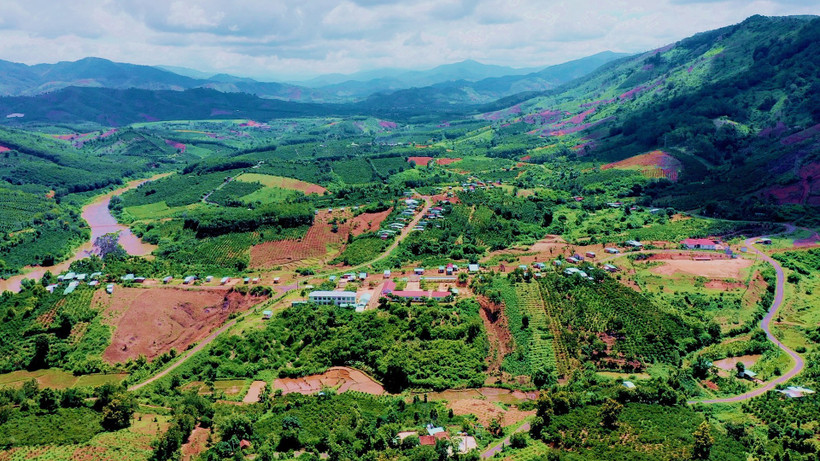 Tập trung ưu tiên cho các xã, thôn đặc biệt khó khăn, vùng đồng bào dân tộc thiểu số và miền núi