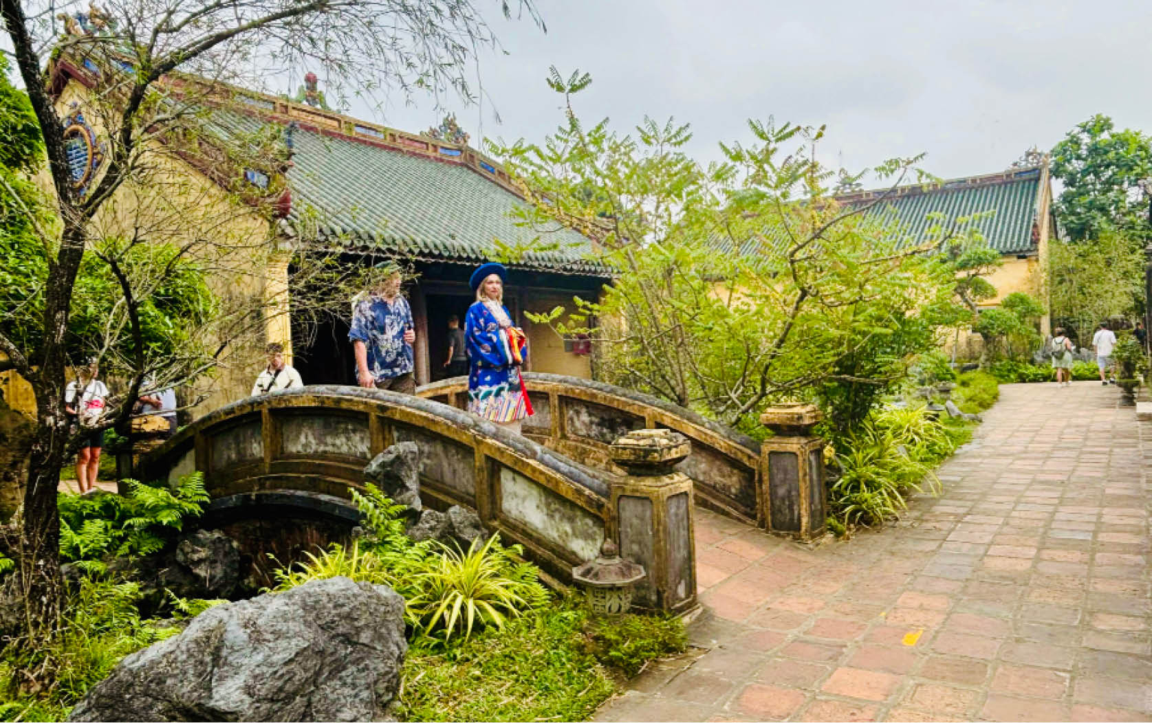 Đi qua những khu vườn Đông Á