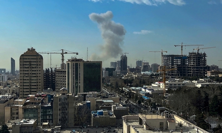 Xung đột leo thang tại Trung Đông Không kích phủ đầu, Iran đáp trả quy mô lớn và phản ứng từ cộng đồng quốc tế