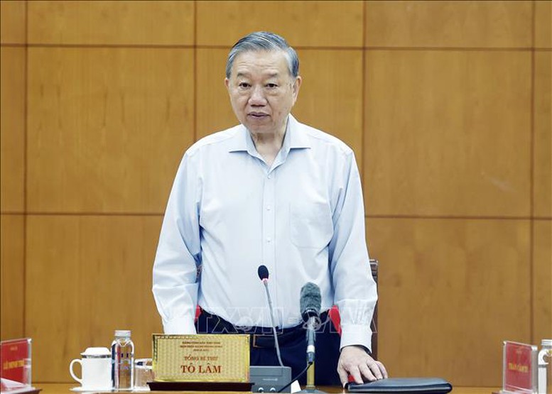 Tiếp tục kiên quyết, kiên trì đấu tranh chống giặc nội xâm với tư duy, cách làm mới