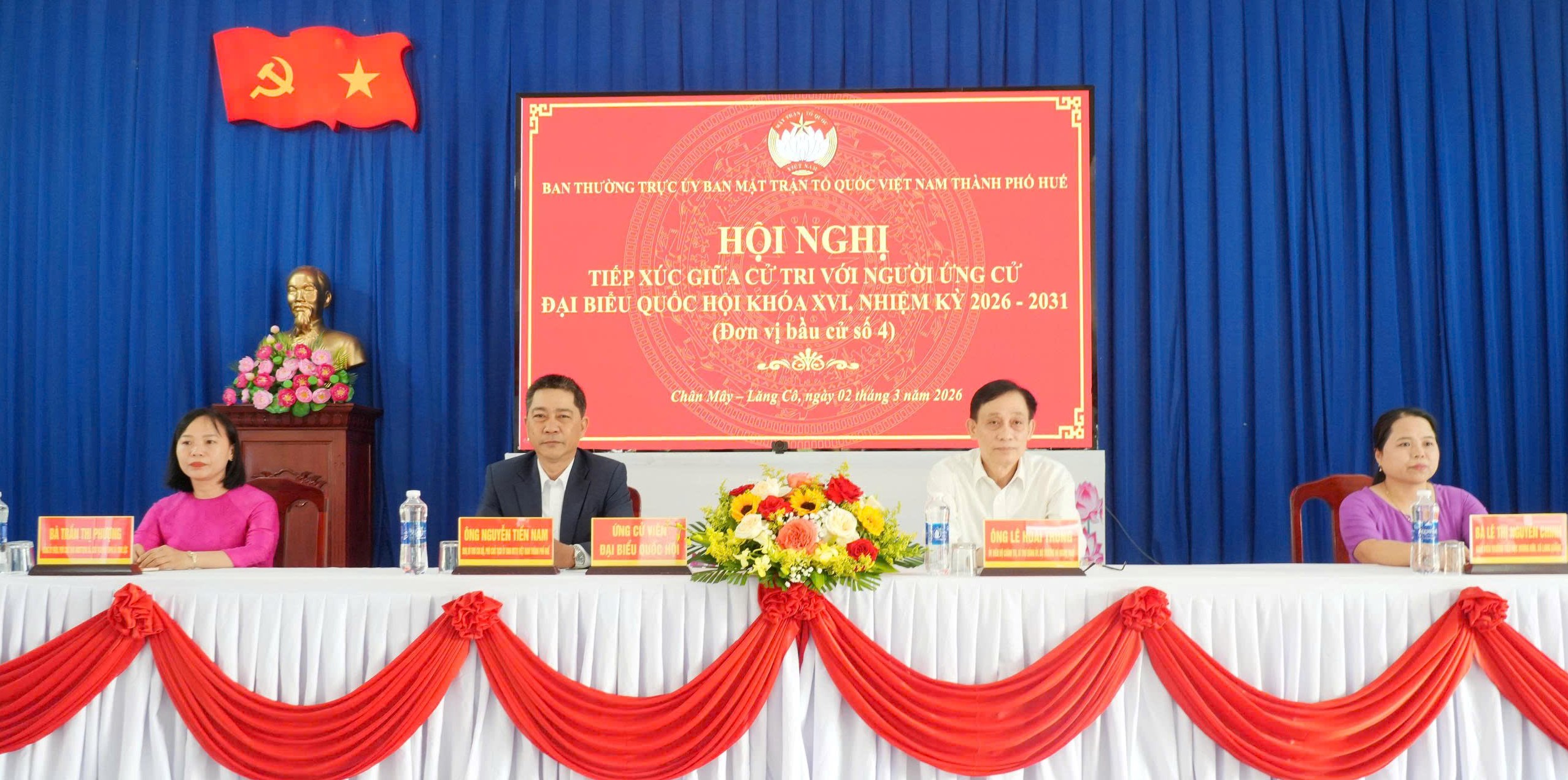 Các ứng cử viên Đại biểu Quốc hội và Hội đồng nhân dân thành phố tiếp xúc cử tri