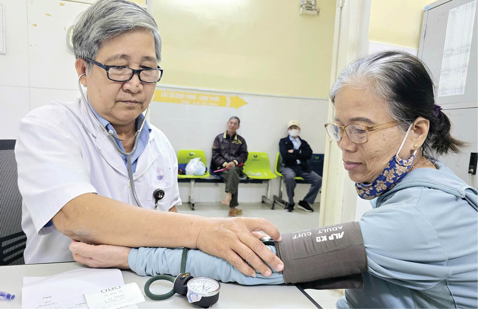 Lặng thầm cống hiến sau tuổi hưu