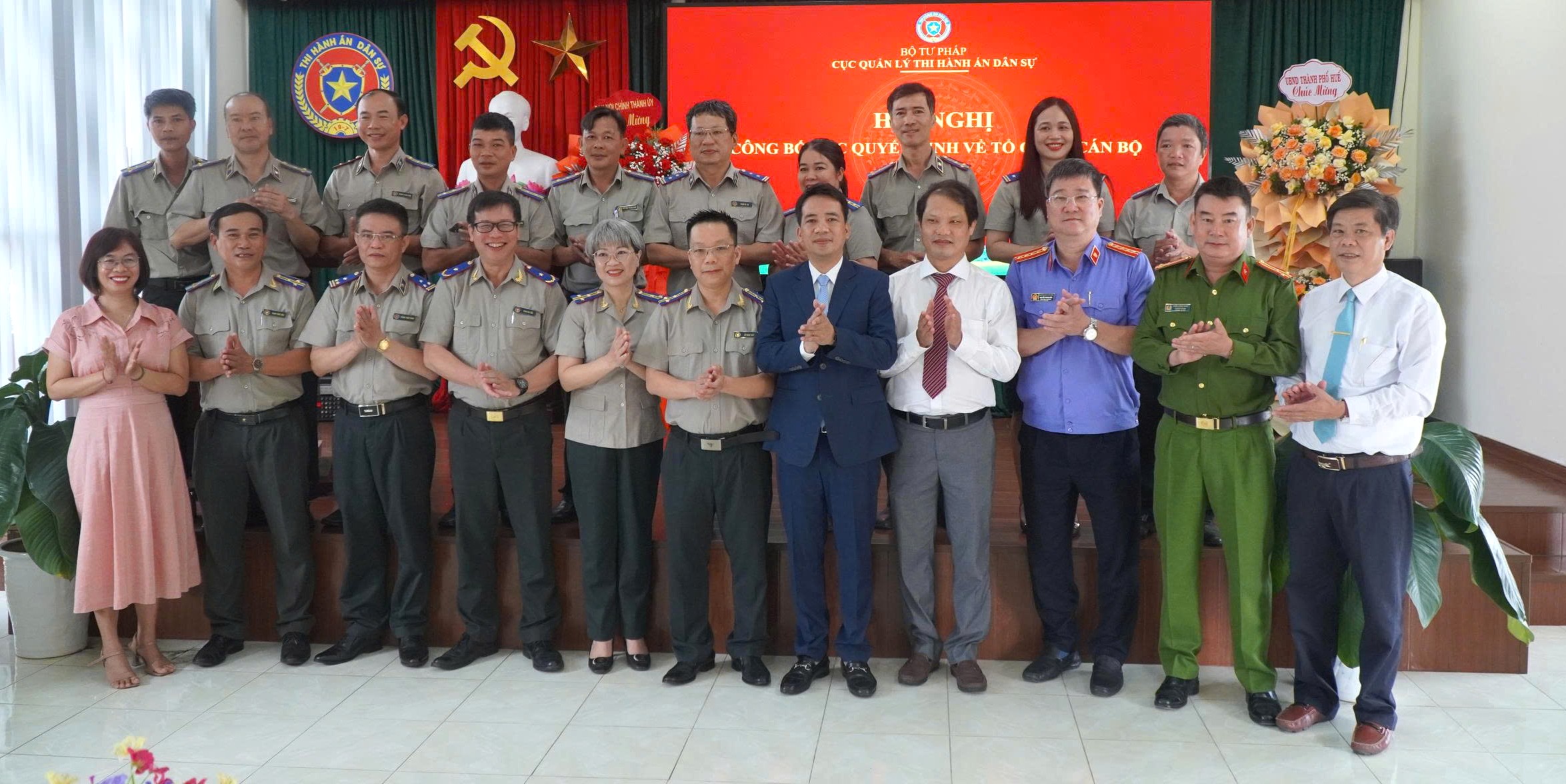 Công bố quyết định bổ nhiệm Phó Trưởng Thi hành án dân sự thành phố