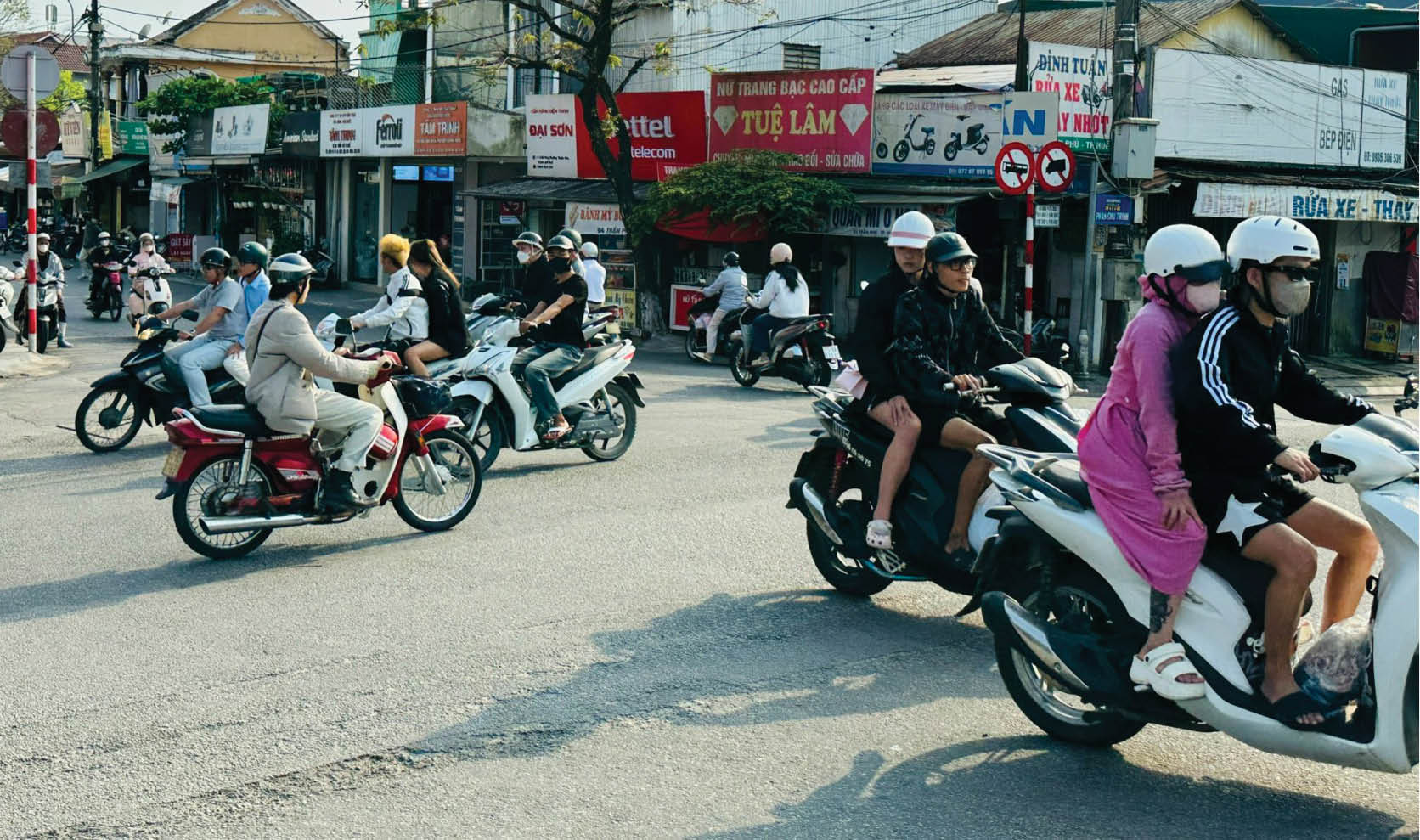 Giải quyết bất cập các điểm ùn ứ giao thông