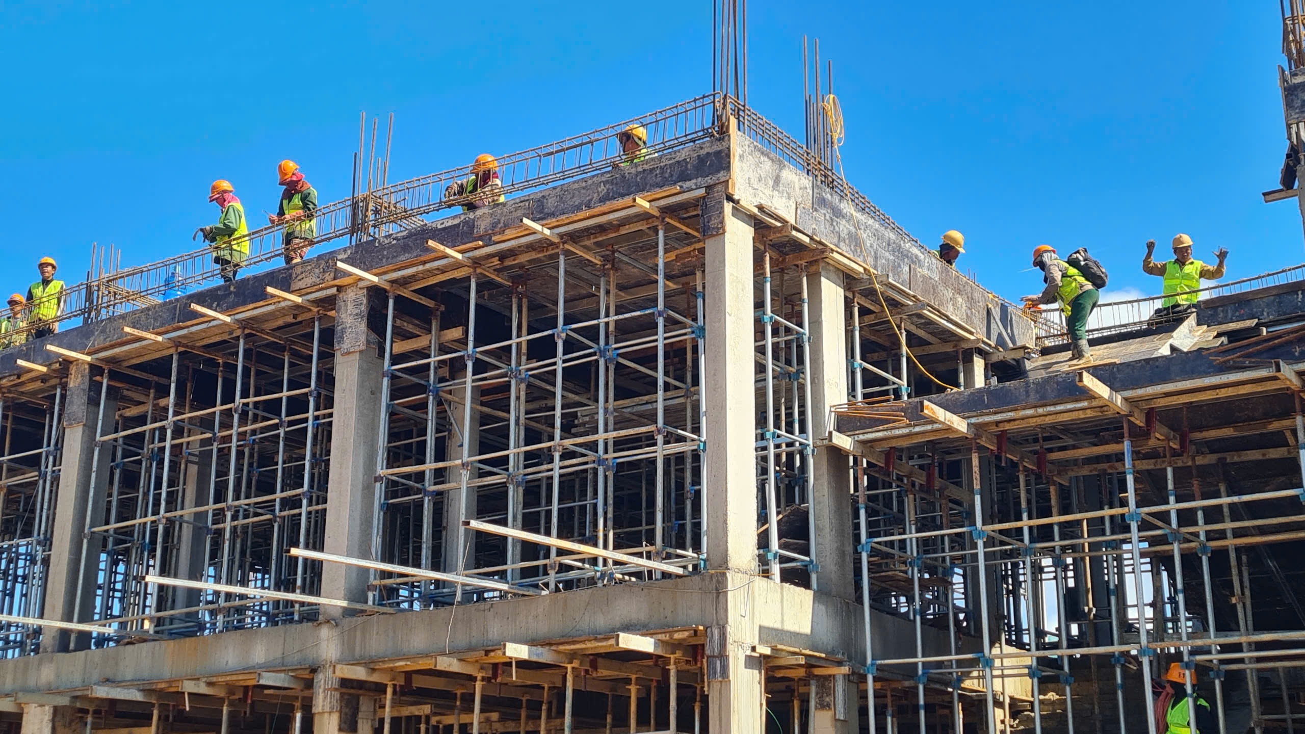 Đảm bảo tiến độ các trường học vùng biên giới