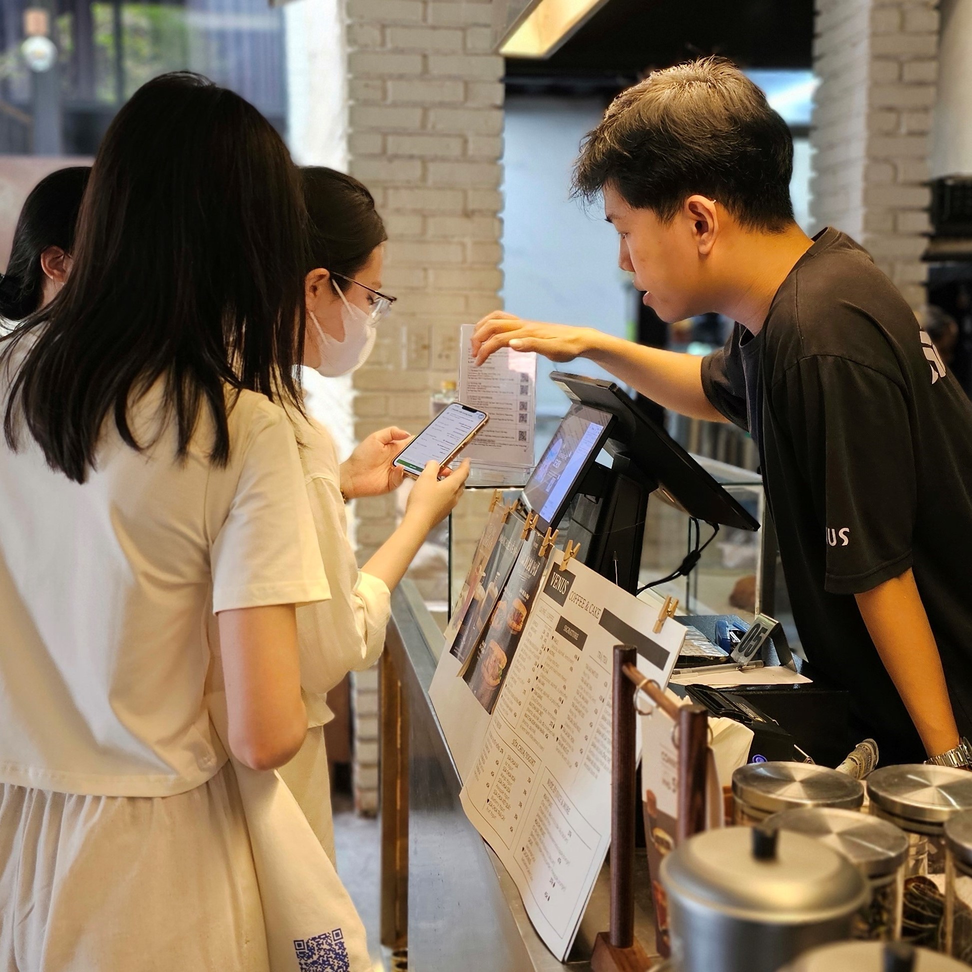 Chính sách thuế và quản lý thuế đối với hộ kinh doanh, cá nhân kinh doanh