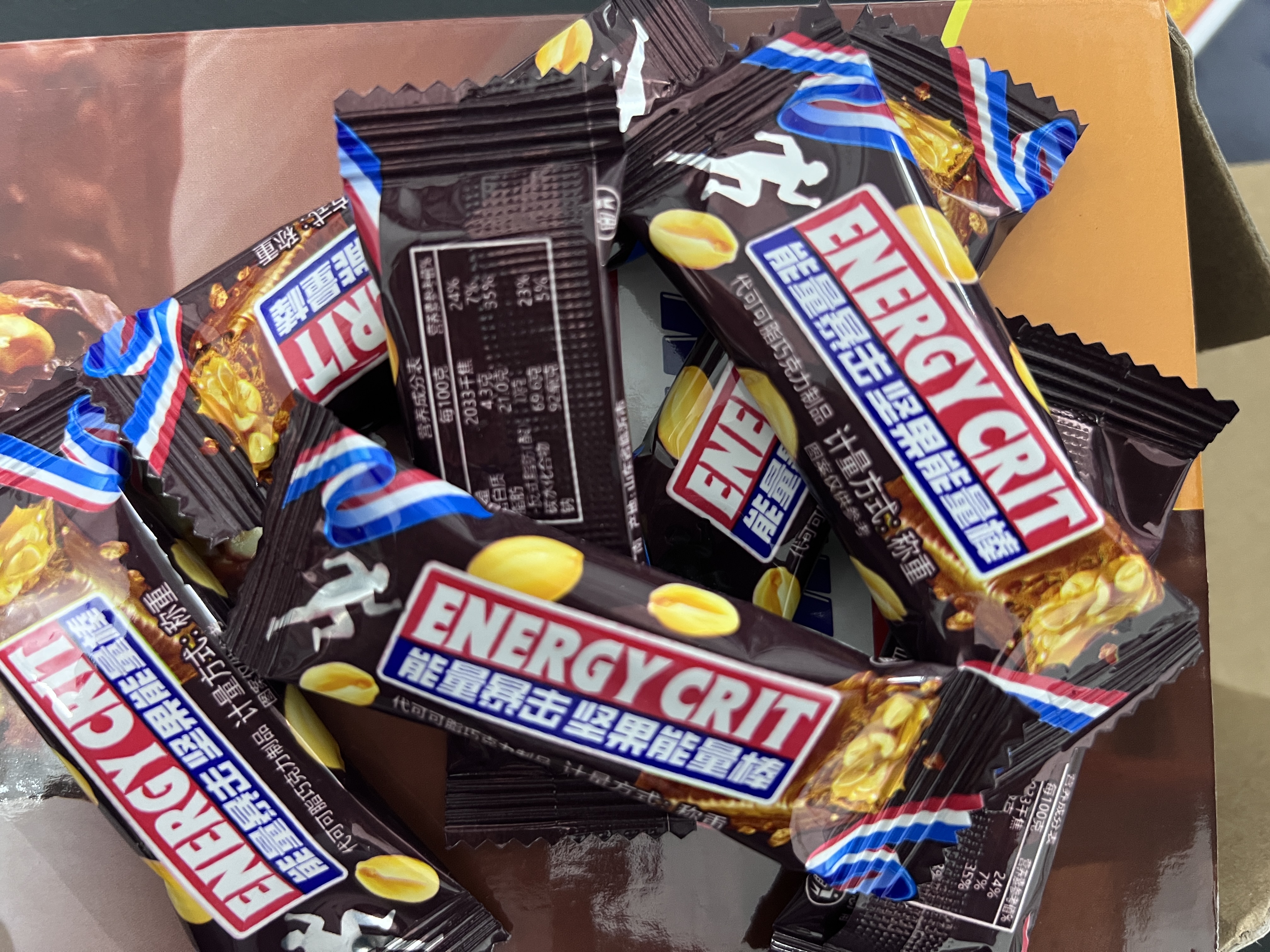 Những thanh chocolate Snicker… đắng