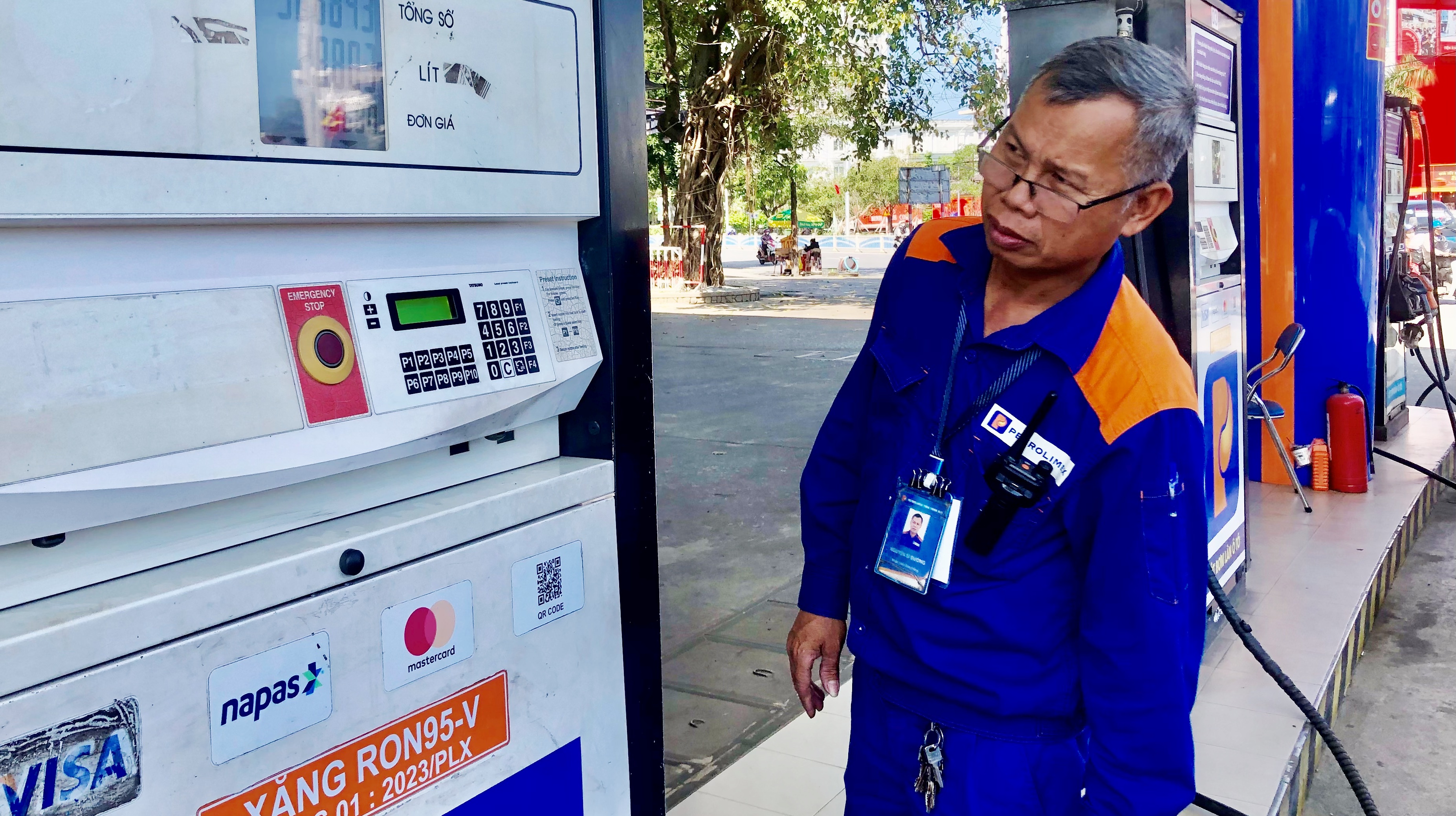 Không để xảy ra hiện tượng găm hàng, nâng giá xăng dầu