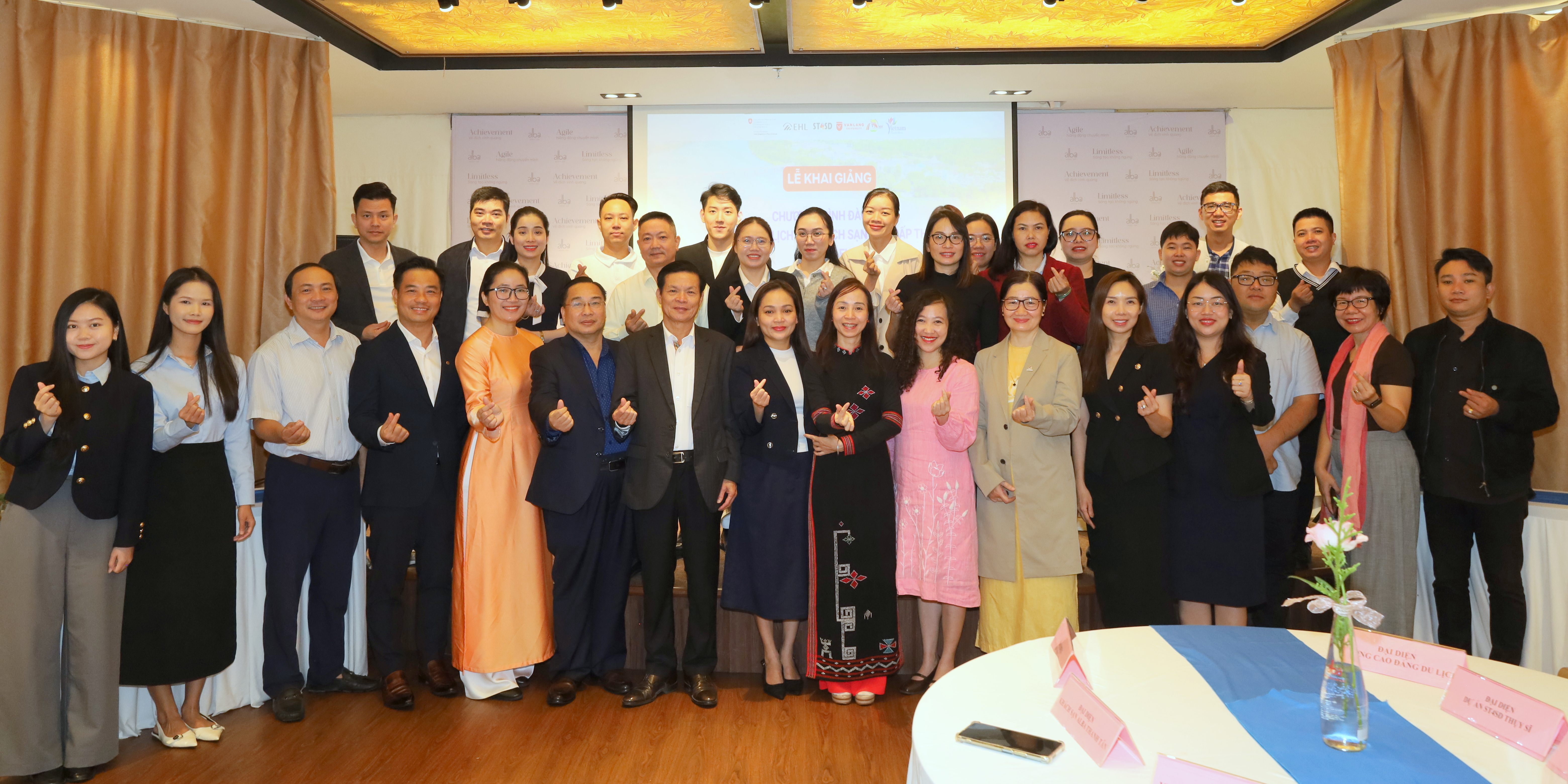 Khai giảng và triển khai chương trình đào tạo Swiss EHT tại Huế