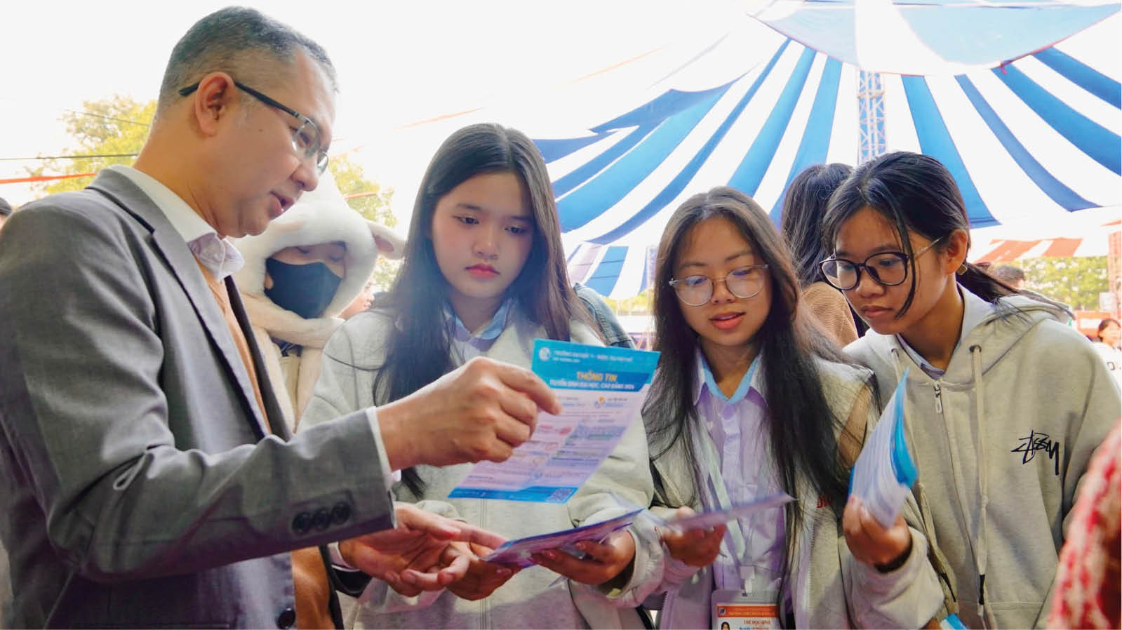 Kiểm soát chất lượng đầu vào trong tuyển sinh đa phương thức