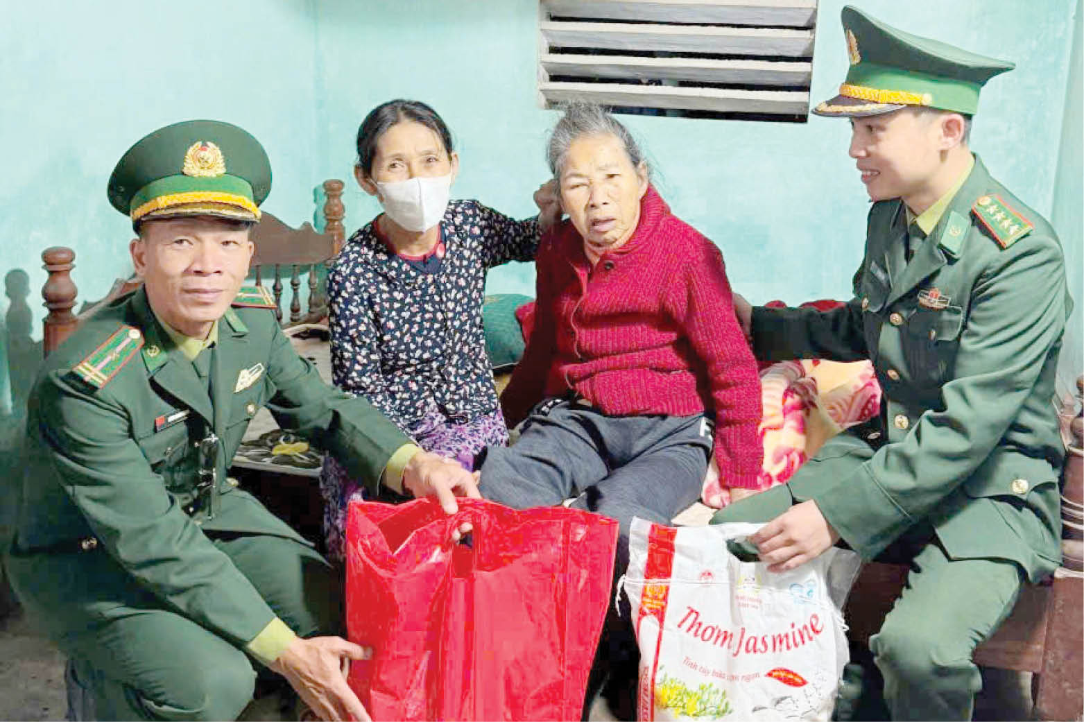 Vun đầy tình nghĩa quân dân