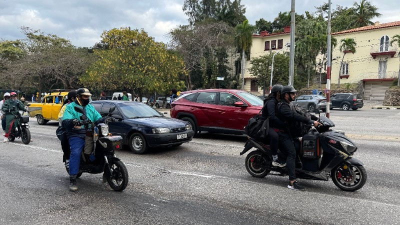 Tháo gỡ rào cản, đưa hàng viện trợ đến Cuba