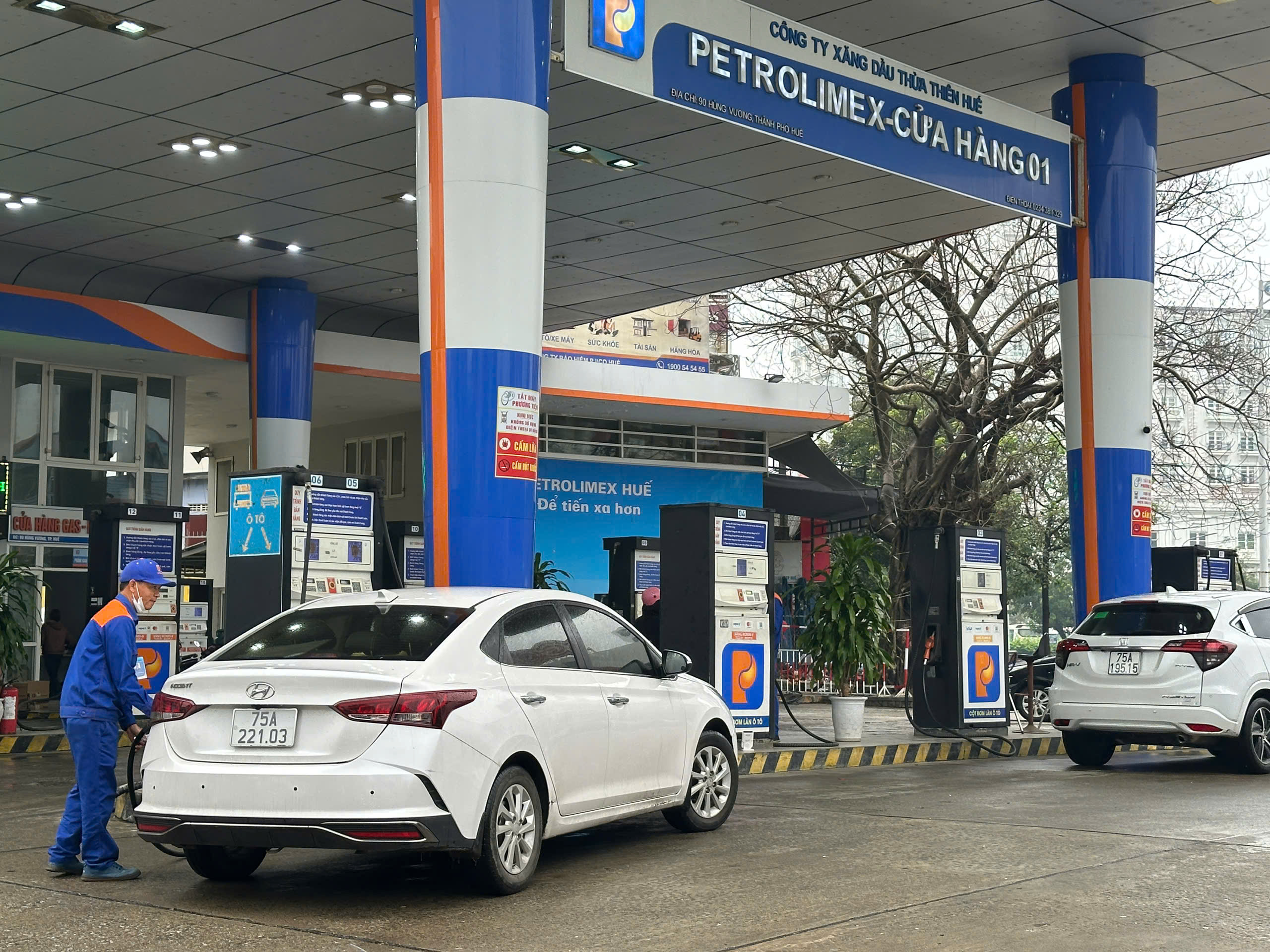 Công điện của Thủ tướng Chính phủ về tăng cường các giải pháp bảo đảm cung ứng xăng dầu cho sản xuất, kinh doanh và tiêu dùng của người dân, doanh nghiệp