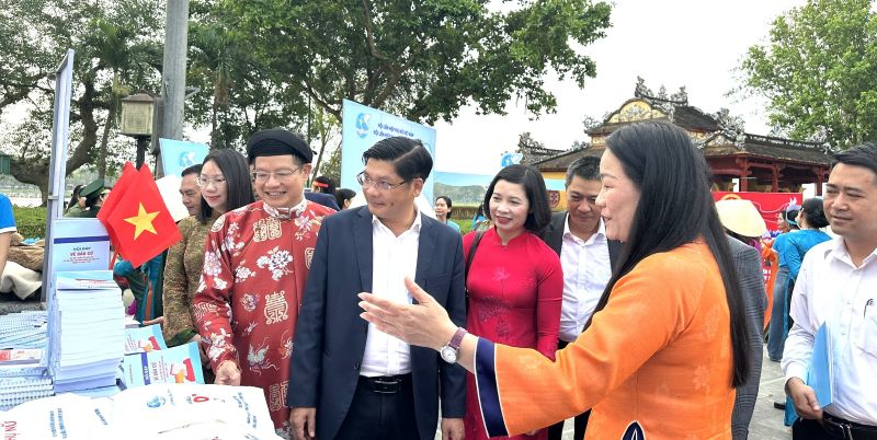 Phụ nữ thành phố hướng đến ngày hội lớn của toàn dân