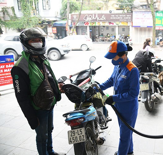 Giữ nguyên giá xăng dầu theo kỳ điều hành ngày 12 3