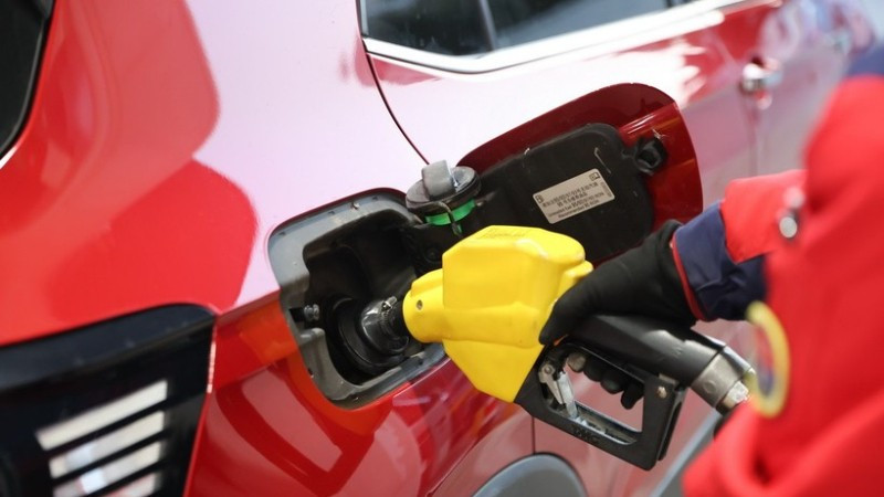 Ngành hóa dầu và các ngân hàng quốc tế đối mặt với áp lực lớn do xung đột tại Trung Đông