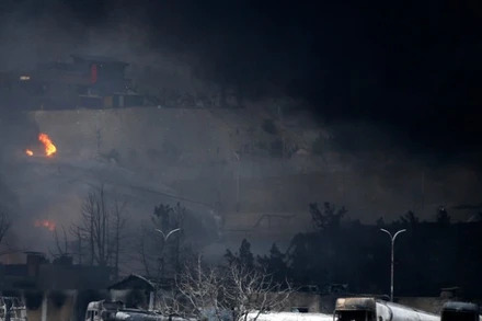 Mỹ ném bom đảo Kharg của Iran