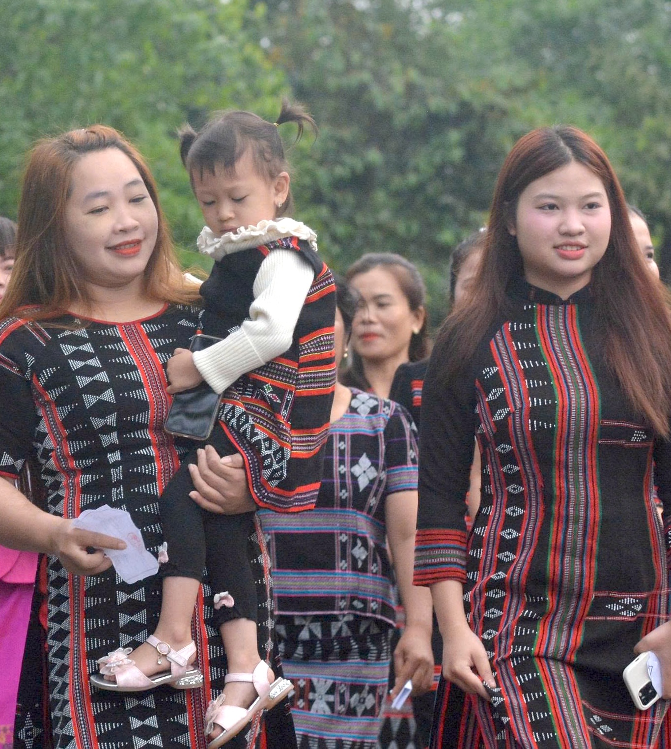 Bước chân cử tri trên mọi nẻo đường