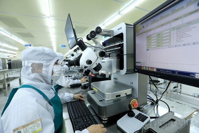 Nhà máy thông minh Đòn bẩy phát triển công nghiệp bền vững