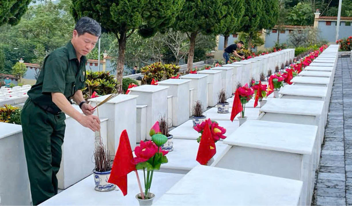 Chú trọng giáo dục chính trị tư tưởng cho sinh viên