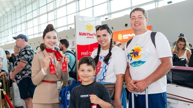 Đón chuyến bay thẳng đầu tiên Phú Quốc-Cam Ranh