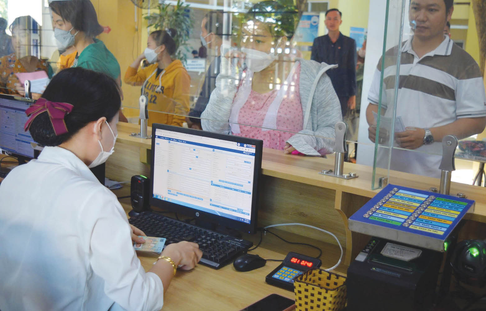 Tháo nút thắt tạm ứng viện phí