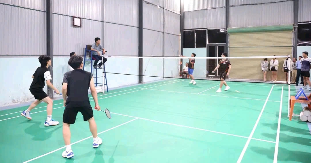 Phong Thái và Phong Phú Khai mạc giải bóng đá, cầu lông phường chào mừng Ngày quê hương giải phóng