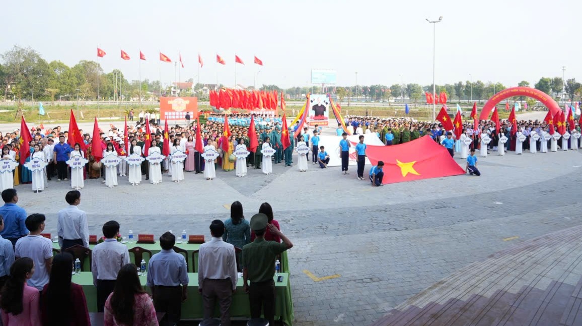 1 500 người tham gia khai mạc Đại hội Thể dục thể thao phường Hương Trà